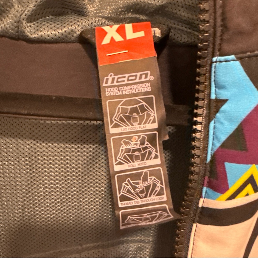 ICON Multicolor Geometric Jacket - Picture 8 of 11